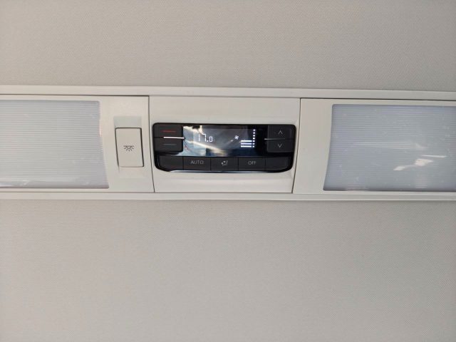 VOLKSWAGEN Caravelle usata 24