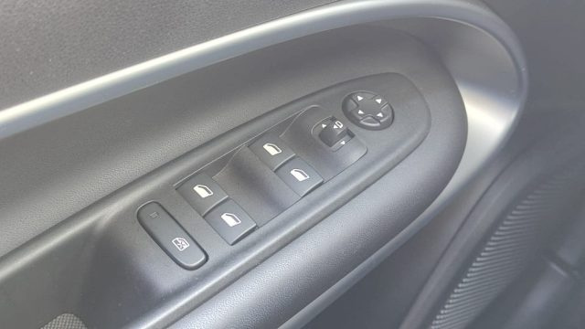 JEEP Avenger usata, con Sensori di parcheggio posteriori