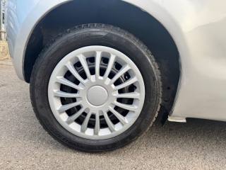 TOYOTA Yaris usata 12