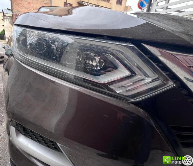 NISSAN Qashqai usata, con Luci diurne LED