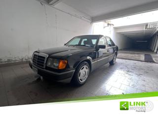 MERCEDES-BENZ E 200 usata, con Autoradio