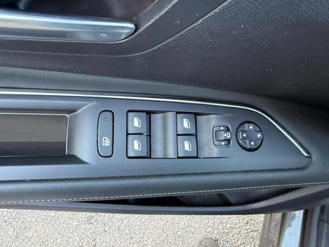 PEUGEOT 3008 usata, con Cerchi in lega
