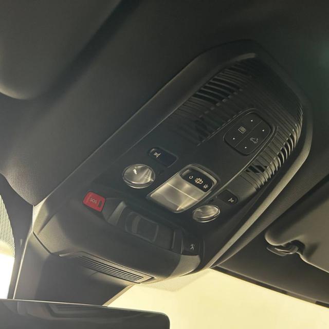 PEUGEOT 3008 usata, con Leve al volante