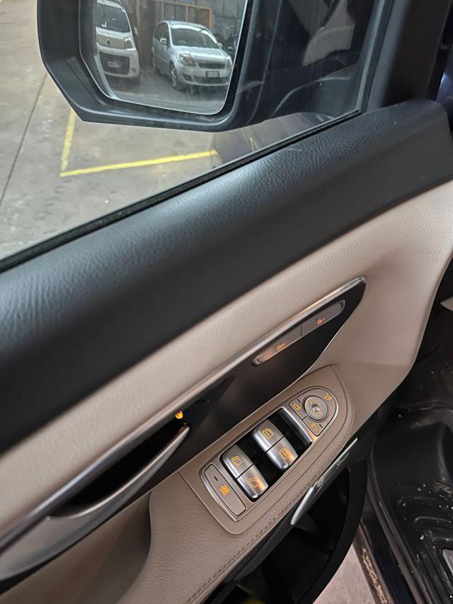MERCEDES-BENZ V 250 usata, con Alzacristalli elettrici