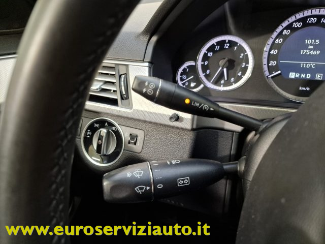 MERCEDES-BENZ E 220 usata, con Specchietti laterali elettrici