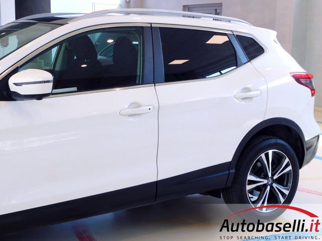 NISSAN Qashqai usata, con Fari LED