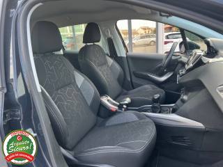 PEUGEOT 2008 usata, con Autoradio