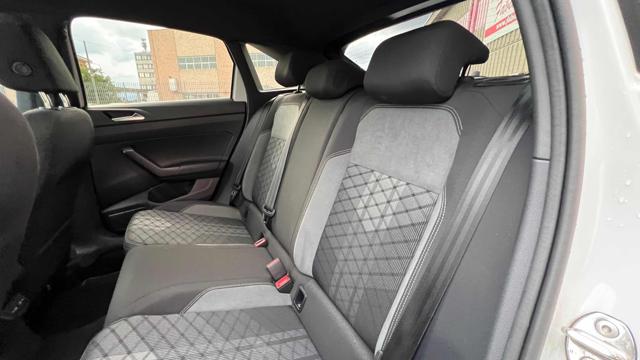 VOLKSWAGEN Taigo usata, con Controllo automatico clima