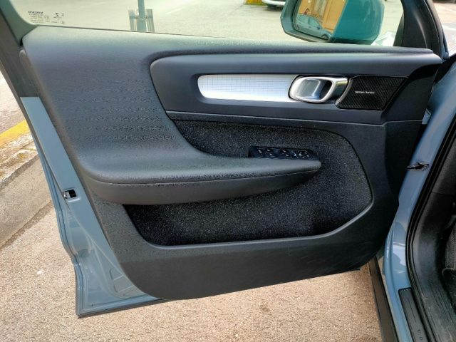 VOLVO XC40 usata, con Fari LED