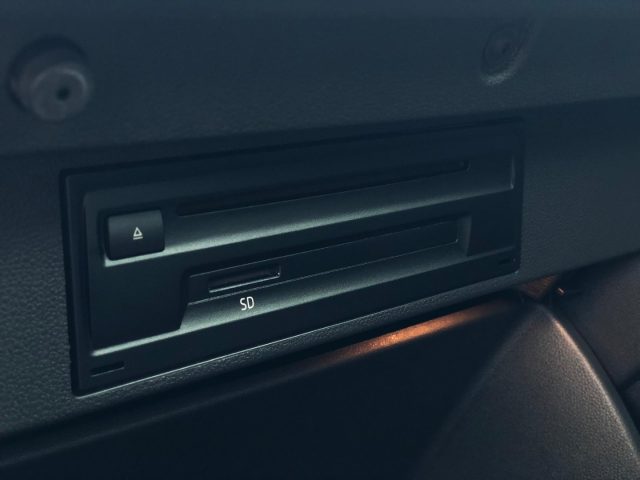 VOLKSWAGEN T-Roc usata, con Isofix