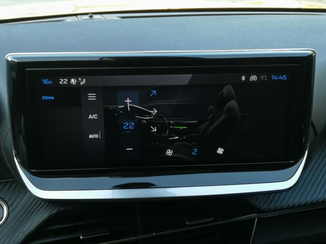 PEUGEOT 208 usata, con Touch screen