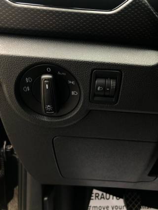 VOLKSWAGEN T-Cross usata, con USB