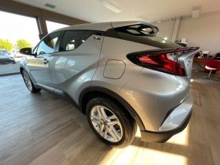 TOYOTA C-HR usata, con Sistema di navigazione