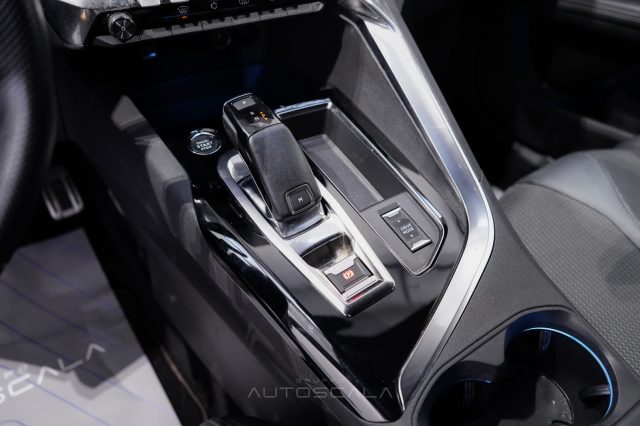 PEUGEOT 5008 usata, con Fari LED