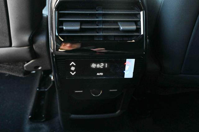 PEUGEOT 5008 usata, con Touch screen