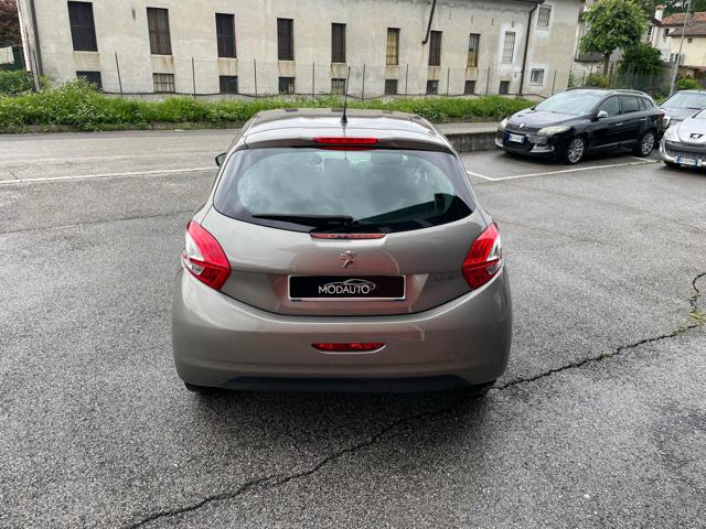 PEUGEOT 208 usata, con Boardcomputer