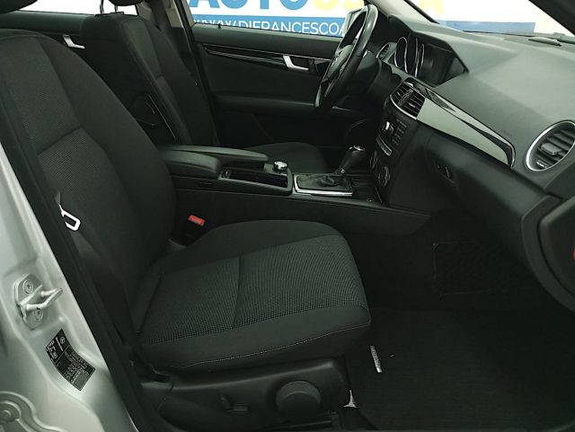 MERCEDES-BENZ 220 usata, con Volante multifunzione