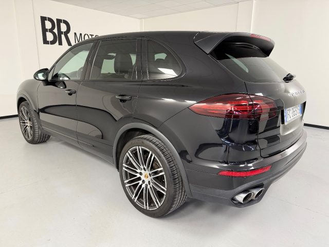 PORSCHE Cayenne usata, con Autoradio