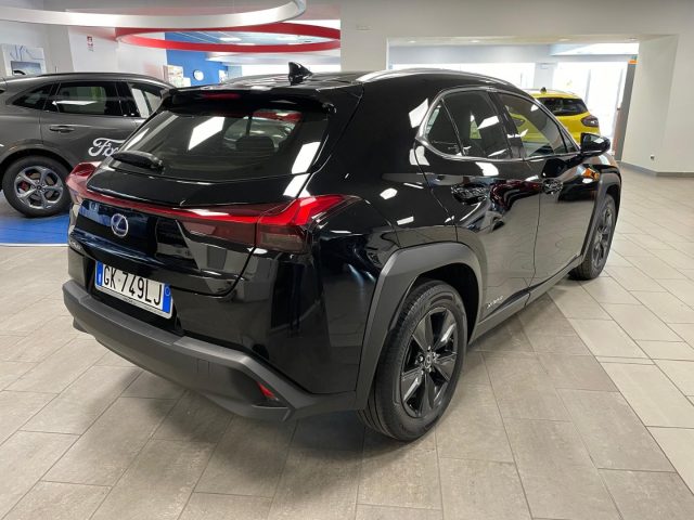 LEXUS UX 250h usata, con Fendinebbia