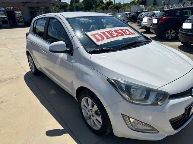 HYUNDAI i20 usata, con Airbag laterali
