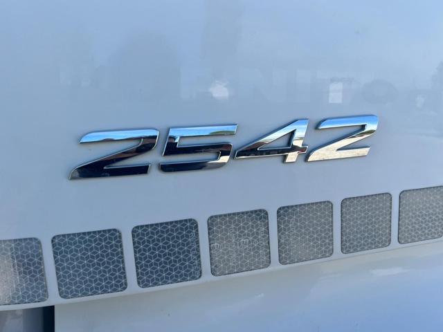 MERCEDES-BENZ usata 1