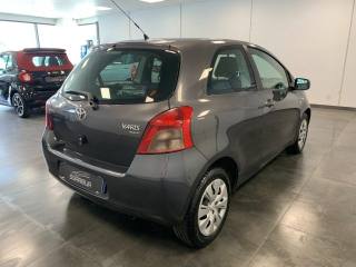 TOYOTA Yaris usata, con Autoradio