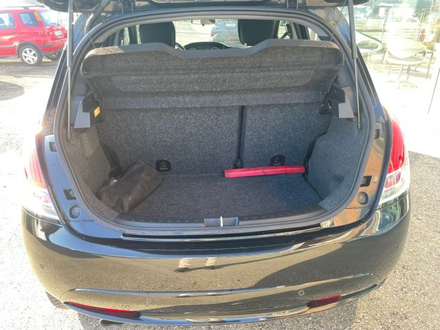 LANCIA Ypsilon usata, con ESP