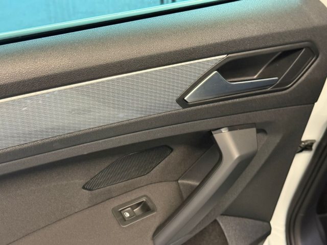 VOLKSWAGEN Tiguan usata, con Specchietti laterali elettrici