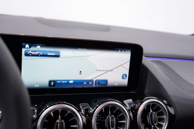 MERCEDES-BENZ GLA 200 usata, con Touch screen