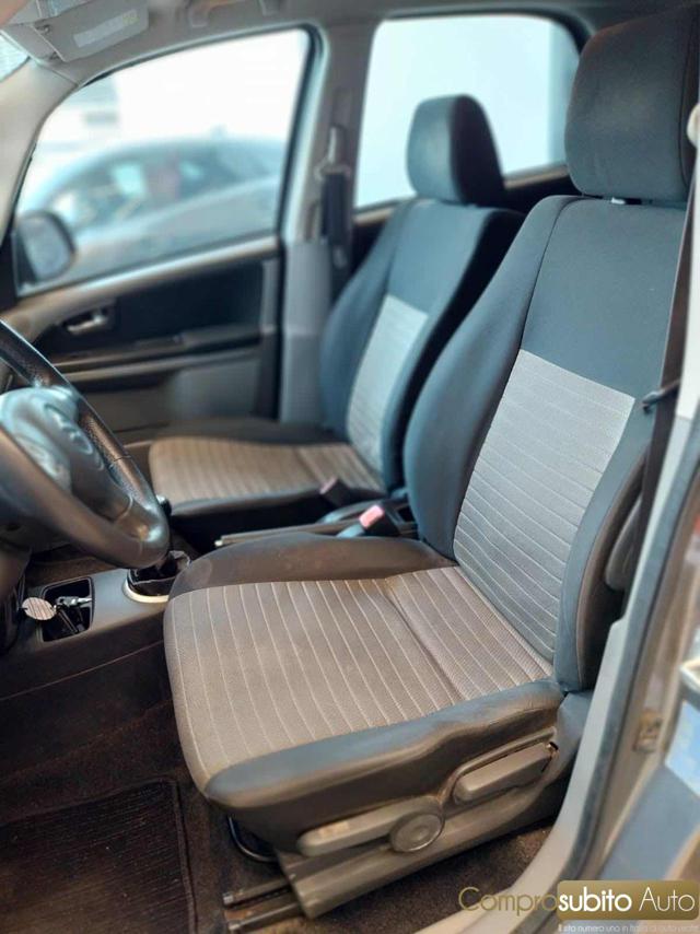 SUZUKI SX4 usata, con Autoradio