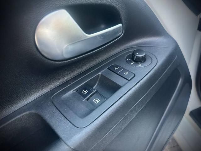 VOLKSWAGEN up! usata 23