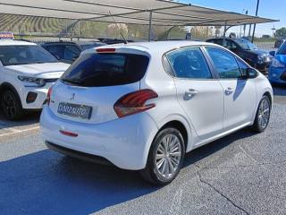 PEUGEOT 208 usata, con Alzacristalli elettrici