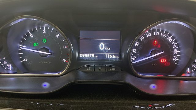 PEUGEOT 2008 usata, con Leve al volante
