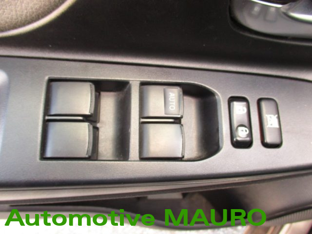 TOYOTA Yaris usata, con Servosterzo