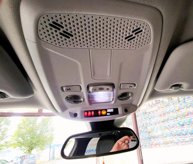 PEUGEOT 2008 usata, con Park Distance Control