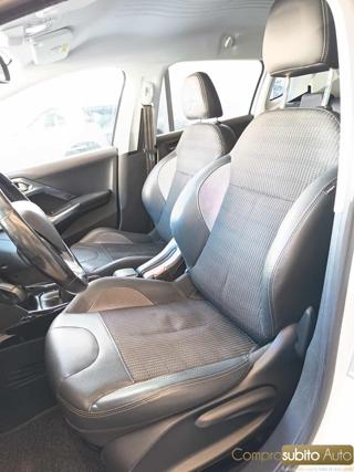 PEUGEOT 2008 usata 27
