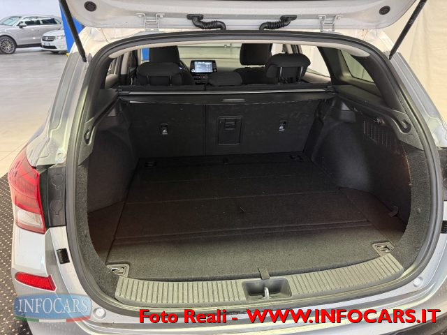 HYUNDAI i30 usata, con Luci diurne LED