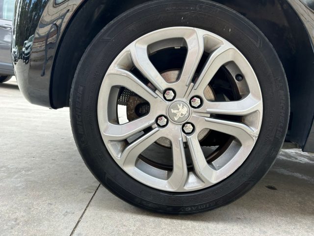 PEUGEOT 208 usata, con Park Distance Control