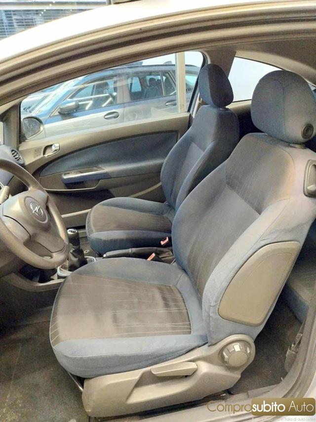 OPEL Corsa usata, con Servosterzo