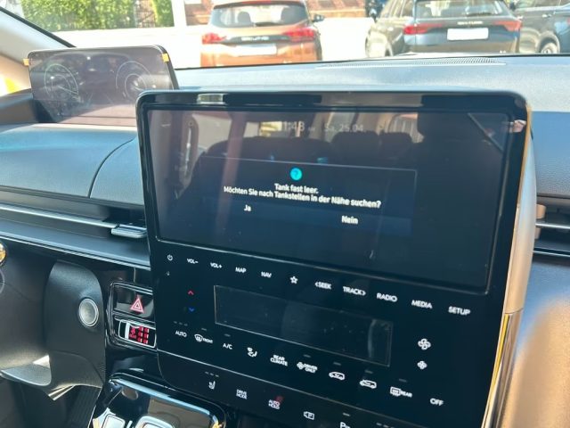 HYUNDAI Staria usata, con MP3