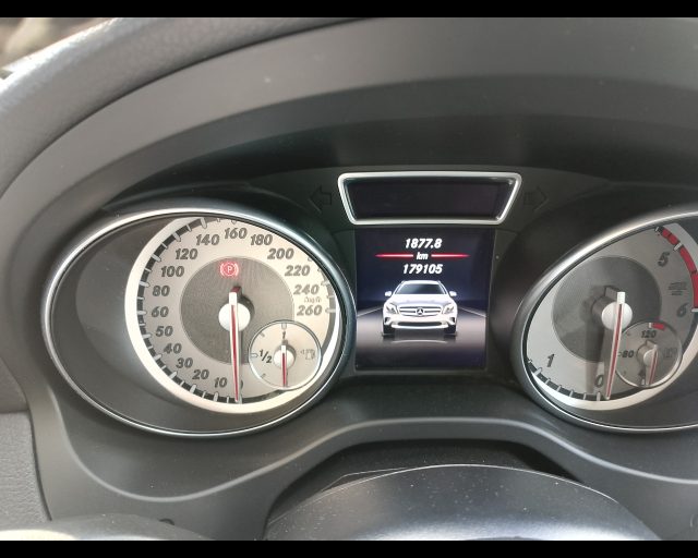 MERCEDES-BENZ GLA 220 usata, con Specchietti laterali elettrici