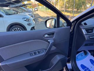 RENAULT Captur usata, con Autoradio