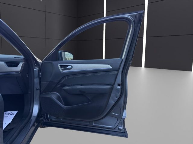 RENAULT Arkana usata, con USB