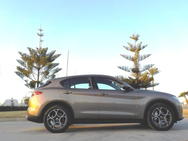 ALFA ROMEO Stelvio usata, con Touch screen