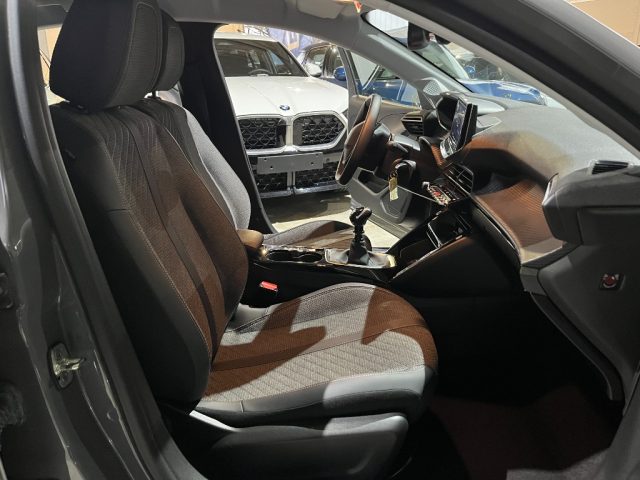 PEUGEOT 208 usata, con Volante in pelle