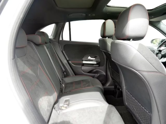 MERCEDES-BENZ GLA 200 usata, con Autoradio