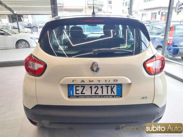 RENAULT Captur usata, con Autoradio