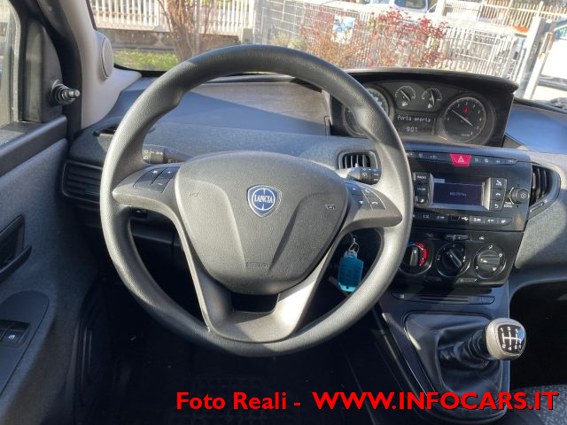 LANCIA Ypsilon usata, con USB