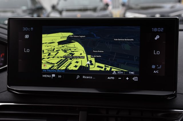 PEUGEOT 5008 usata, con Volante in pelle