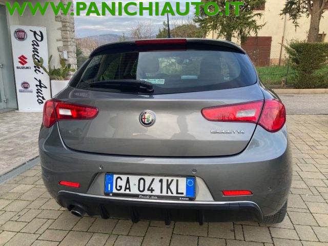 ALFA ROMEO Giulietta usata, con Autoradio